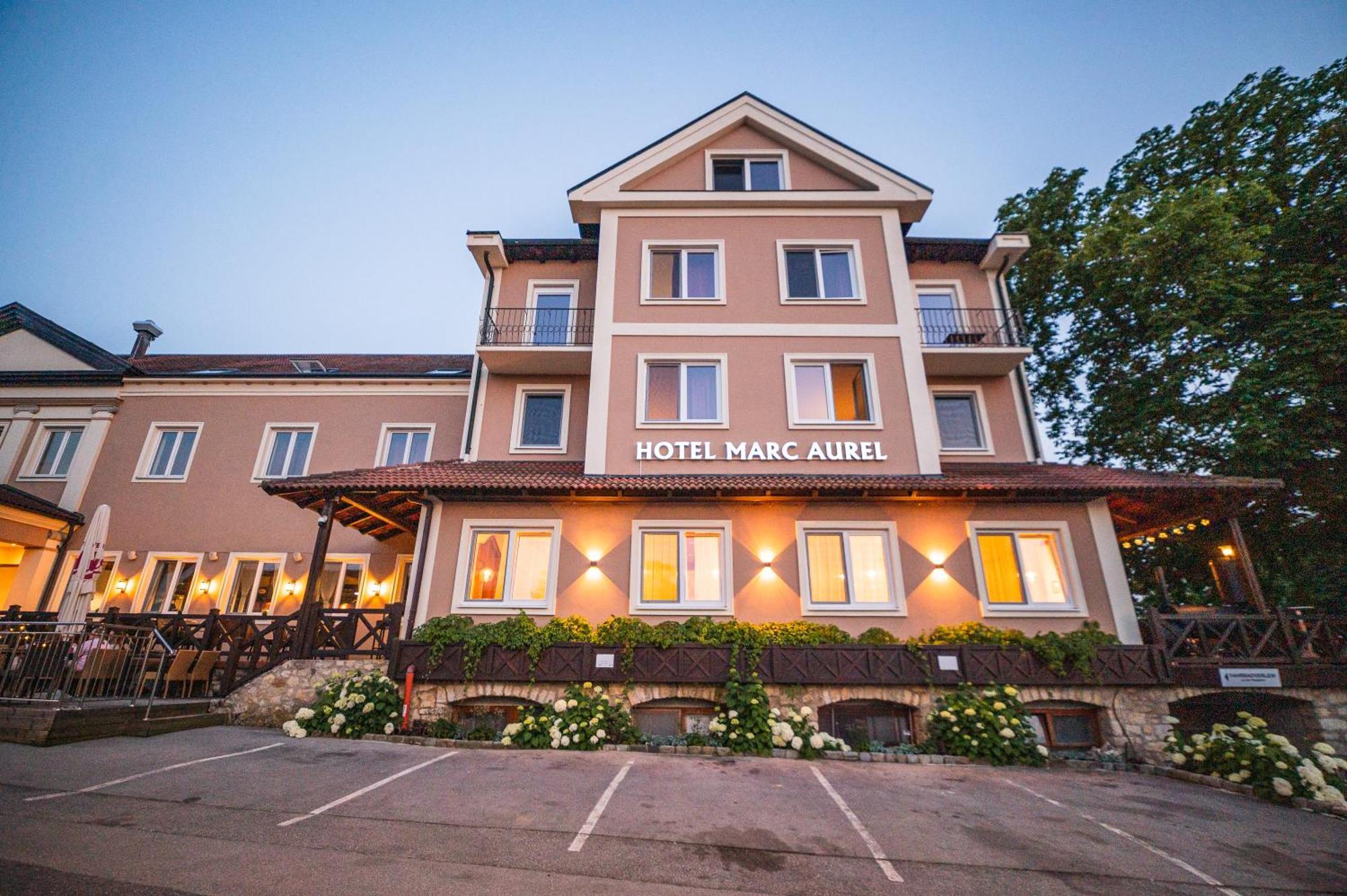 Hotel Marc Aurel Petronell Exterior foto